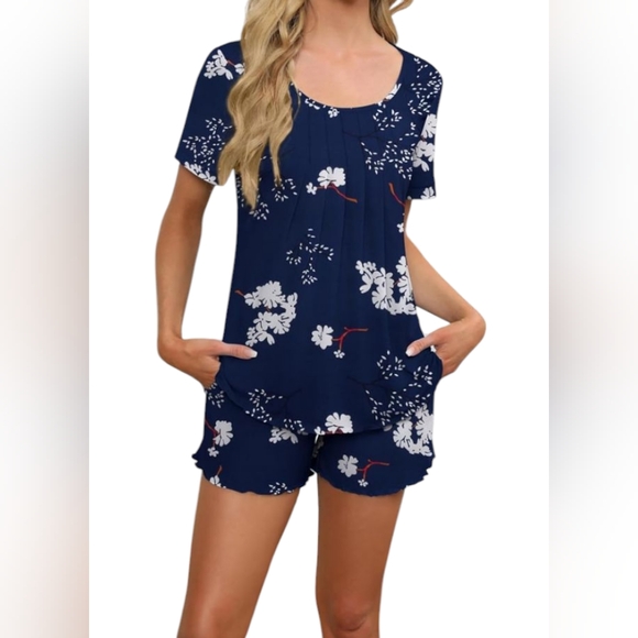 🆕 Women's Navy With White Floral Print Two Piece Summer Pajama Set - Picture 1 of 12